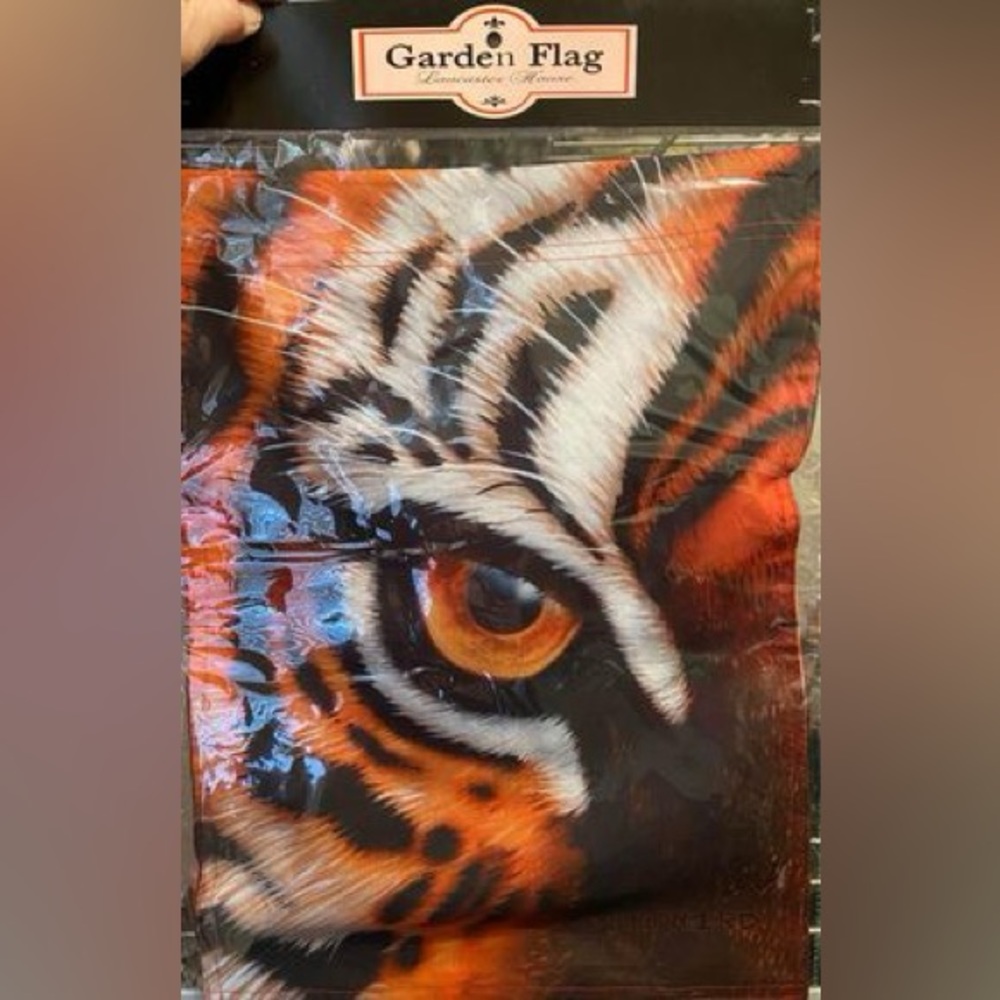 Eye of the Tiger garden flag